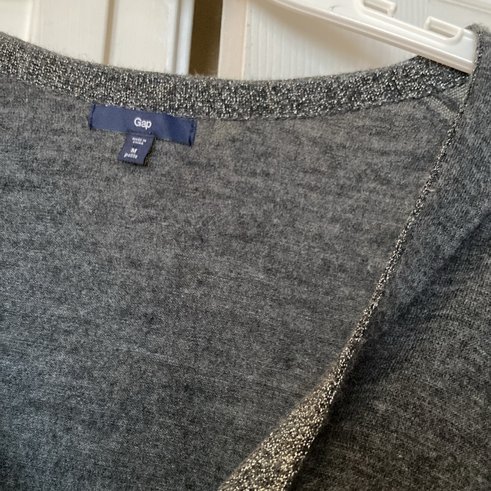 Gently Worn Gap Gray 6 Button Front 2 Pockets Car… - image 2